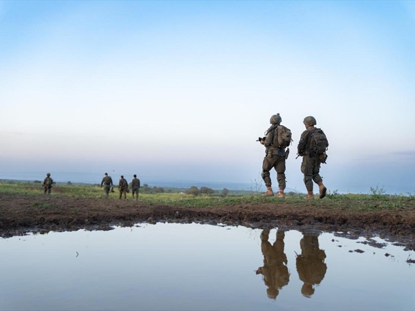 إسرائيل تحشد قواتها على الحدود مع سوريا ولبنان