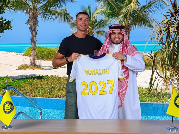 الارقام مرعبة.. كم سيتقاضى رونالدو بعد تجديد عقده مع النصر السعودي؟..