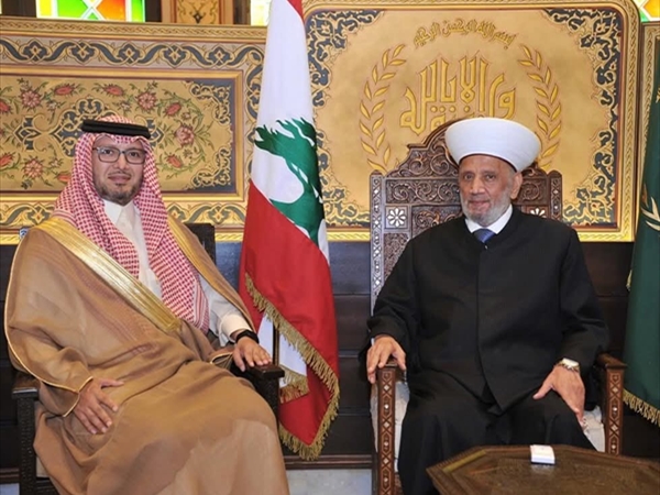 المفتي دريان عرض مع ريفي وبخاري أهمية نأي لبنان بنفسه عن الحرب