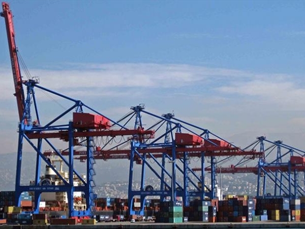 ما تمّ اكتشافهُ في مرفأ بيروت... وتوقيف عاملين!