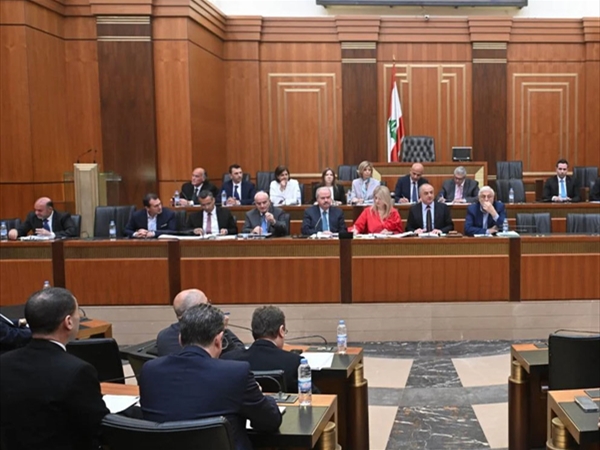 اللجان أقرّت قرض البنك الدولي ومنحاً للعسكريين