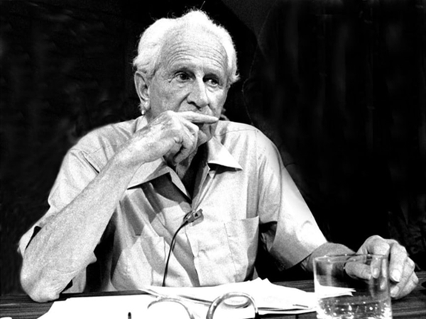 المقدّس بين الإجبار والاختيار