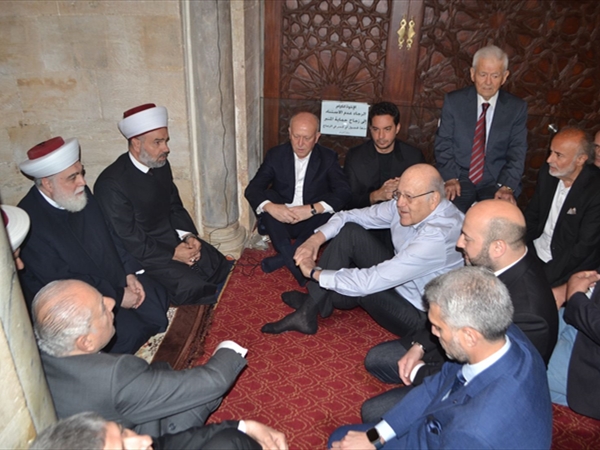 ميقاتي في صلاة العيد: دعاء بالسلام والفرج وطي صفحة العدوان