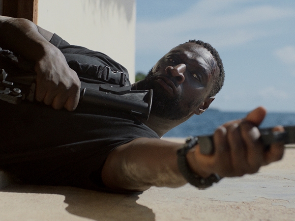 «عمر سي» في هوليوود وحواراته مترجمة إلى الإنكليزية