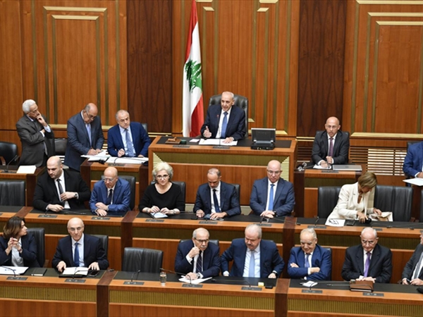 جرعة دعم نيابية لحكومة سلام.. ولا خشية من التهويل بطرح الثقة
