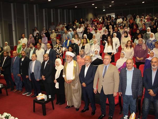 الحريري أعلنت عن تخصيص المدرسة العمانية الرسمية بست منح للطلاب الأوائل