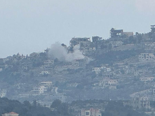 جيش العدو الإسرائيلي يرمي مناشير فوق كفركلا ومسيَّرة معادية في أجواء بيروت والضاحية الجنوبية