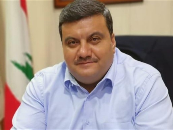 رئيس اتحاد نقابات العمال و المستخدمين يدعو جميع النقابات الى الإضراب