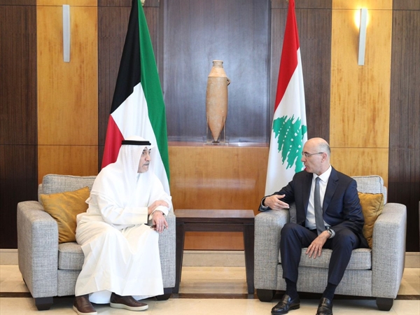 الحجار بحث ونظيره الكويتي تبادل الخبرات الأمنية والخدماتية وجال في المطار