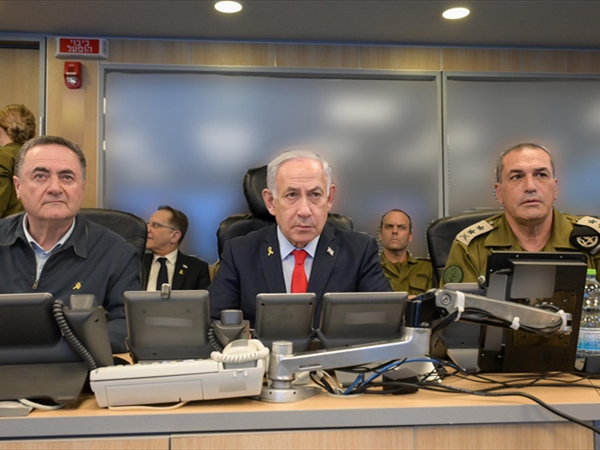 من إعلام العدو: الدمية والقزم والمهووس: الثلاثي الذي يقود إسرائيل إلى الهاوية