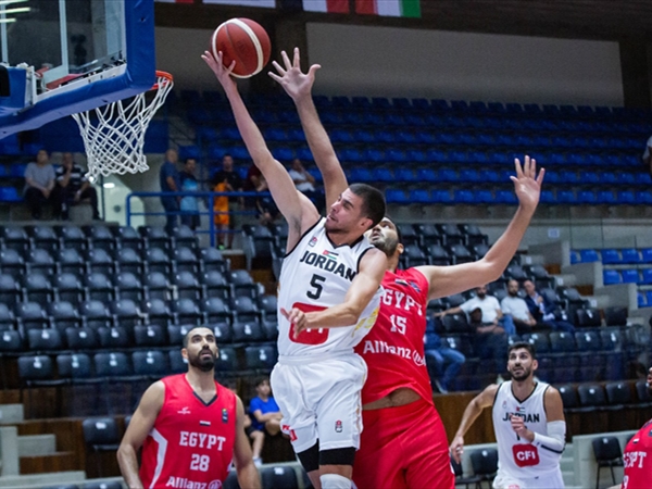 منتخب مصر يتخطى نظيره الاردني ودياً بالتجمع التحضيري السلوي في لبنان..