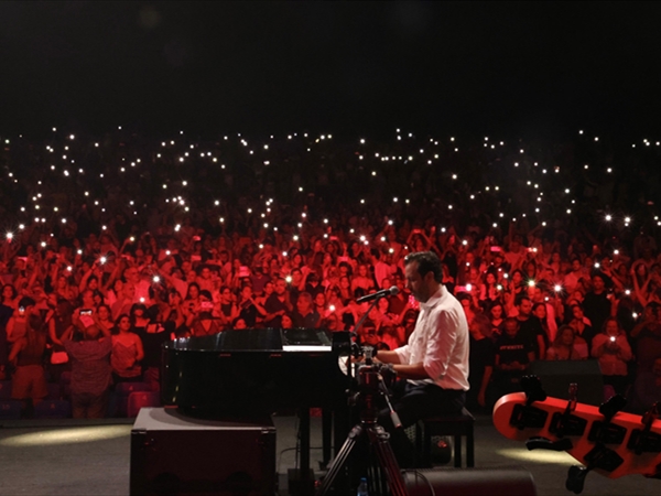 غي مانوكيان يلهب مسرح أعياد بيروت بمعزوفاته الساحرة!