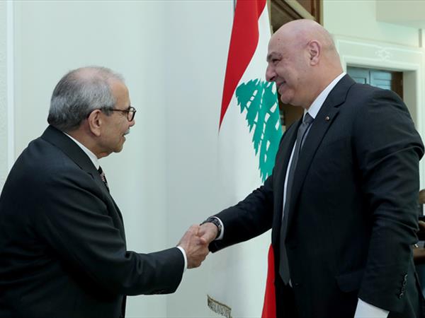 أوراق براك - بارو: ترتيبات متزامنة لأوضاع لبنان وسوريا