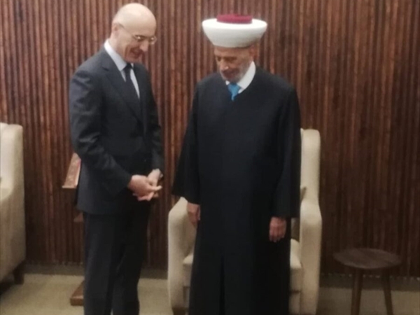 الحجار يلتقي المفتي دريان بعد صلاة الجمعة وينفي منع إقامة المضافات العاشورائية