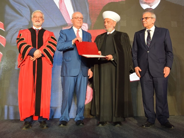 سلام خلال رعايته تخرُّج طلاب «المقاصد»: ما قمنا به ليس إنجازاً بل واجب