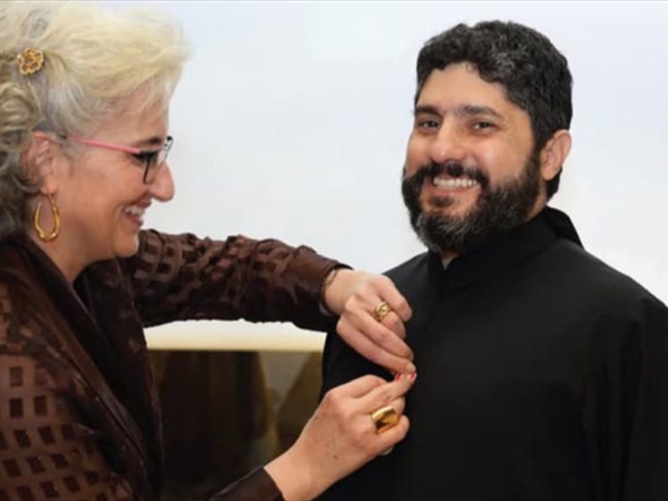 كرامي تقلِّد الأب سعادة وسام الاستحقاق