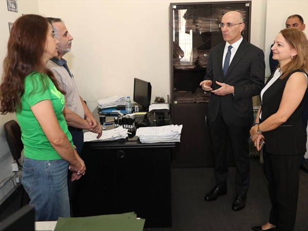 وزير الداخلية تفقَّد مصالح المديرية العامة للأحوال الشخصية في مبنى الوزارة