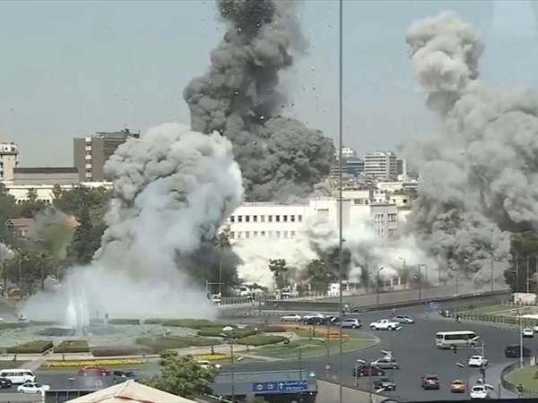 غارات إسرائيلية على مؤسسات الدولة والجيش في دمشق