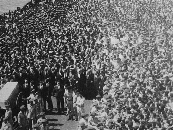 جنازات مليونية لمَن يستحقها.. وجنازات خاطفة وبسيطة للمجاملة