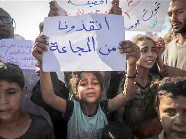 الاحتلال يمضي بسلاح المجاعة في غزة.. ويبدد ألوية بانتظار الصفقة