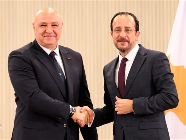 عون عقد محادثات رسمية مع نظيره القبرصي تناولت العلاقات الثنائية ووضع المنطقة