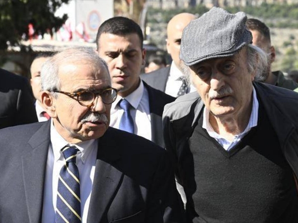 اتّصال بين سلام وجنبلاط.. ماذا دار بينهما؟