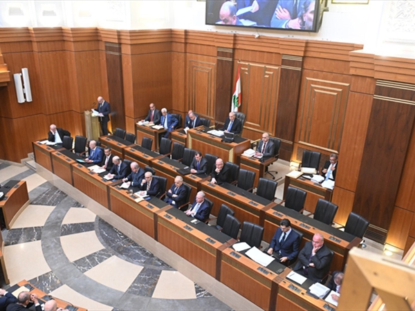 انقسام وانسحاب من الجلسة الصباحية على خلفية اقتراع المغتربين