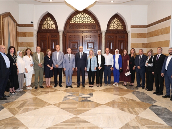 جمعية متخرِّجي المقاصد قدَّمت للحجار مذكرة بمشاكل العاصمة