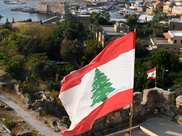 ترقب عربي ودولي لمآلات الأمور .. وزيارة لاريجاني توسع الانقسام