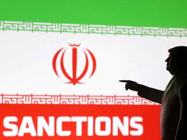 عقوبات أميركية على شبكات وسفن لتعاملها مع النفط الإيراني