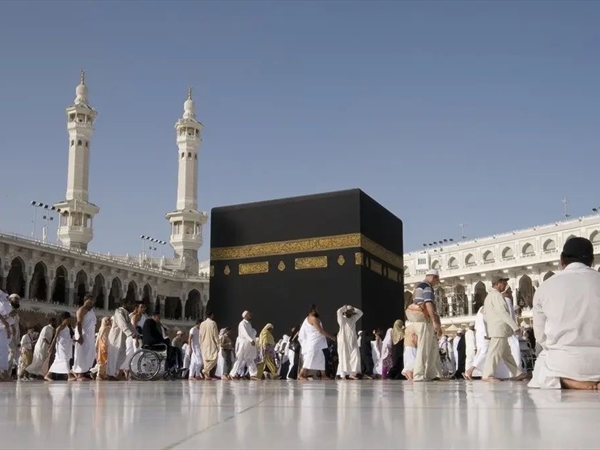 وزارة الحج و العمرة في السعودية تطلق خدمة "نسك عمرة"