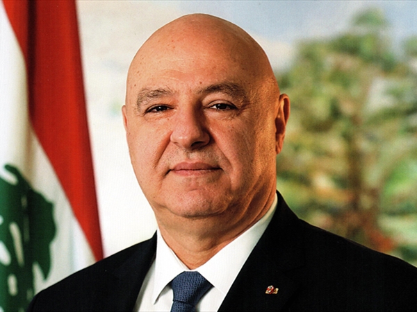 عون: ماضون في قرارنا... و"لا خيمة فوق رأس أحد"