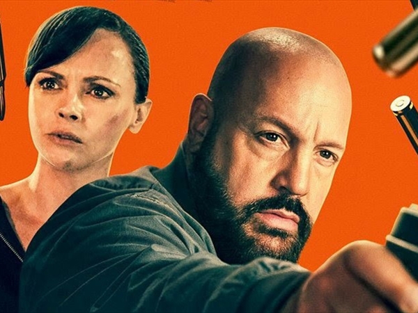 زوجة الشرطي اقتلعت عين رئيس العصابة.. «كريستينا ريتشي» محترفة قتل بالسلاح الأبيض