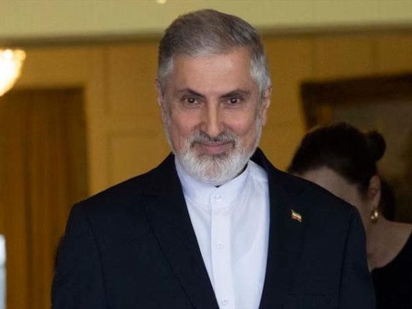 طرد السفير الإيراني...