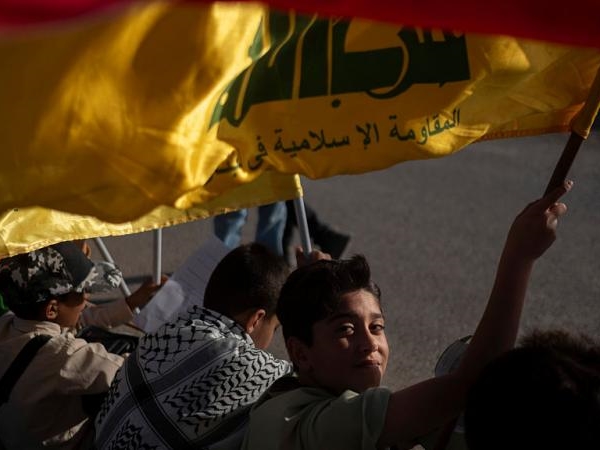 حزب الله: الحكومة لن تستطيع سحب سلاح المقاومة.. وهذا ما سيفعله الشعب!