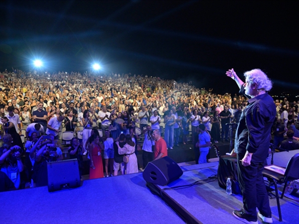 مارسيل خليفة يغني لغزَّة ولبنان في مهرجان صيدا