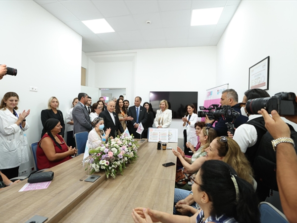 اللبنانية الأولى زارت مركز سرطان المرأة في مستشفى أوتيل ديو