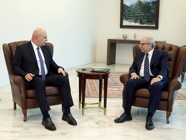 مصادر وزارية ل"اللواء" : الحكومة ماضية في تنفيذ برنامجها