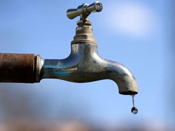 خزان ماء فارغ