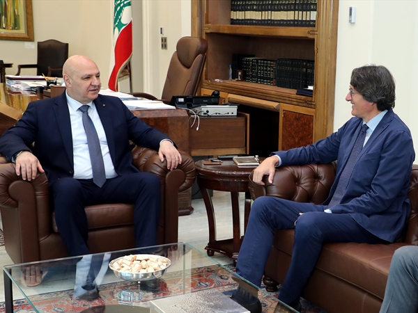 عون بحث مع نواب وسفراء شؤوناً عامة واطّلع على نشاطات منظمة «الأونيسكو» في بيروت