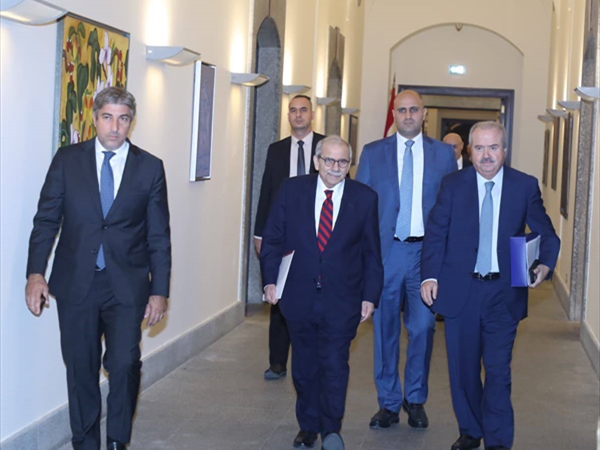 لبنان يسعى لمواجهة تداعيات عام الإخفاق.. وسلام للإلتزام بالشرعية الدولية