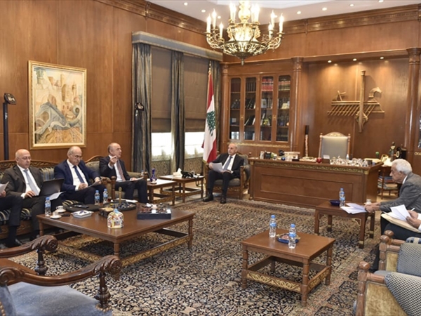 بري ترأس إجتماعاً لهيئة مكتب المجلس والتقى جونسون وريزا