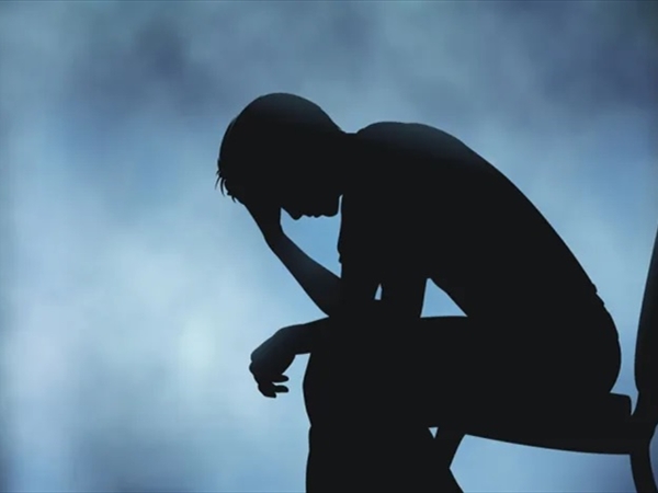 اكتئاب نفسي أم بيئة مريضة؟