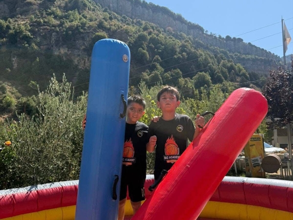 المخيمات الصيفية مساحة تنمية للفنون والمهارات الفردية والخدمة الإنسانية