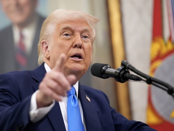 ترامب يصف شائعة وفاته بـ»الجنون»