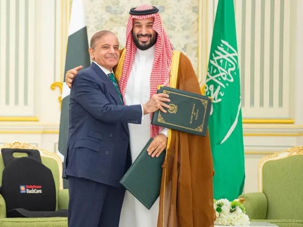 السعودية وباكستان توقعان اتفاقية الدفاع الاستراتيجي المشترك