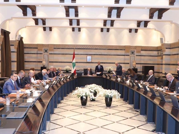 الحكومة بكل عرس لها قرص