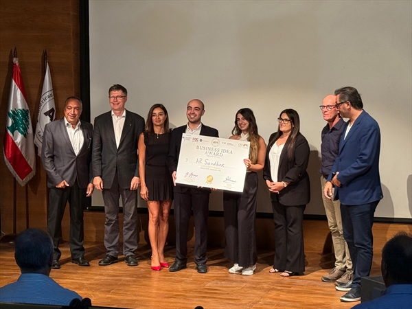 طلاب من جامعة AUST يحصدون جائزتين قيمتين في مسابقة Create Start-up Competition 2025