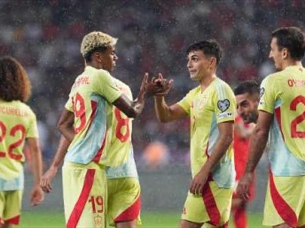 اسبانيا تهدد بالانسحاب من كأس العالم بحال عدم طرد منتخب اسرائيل..