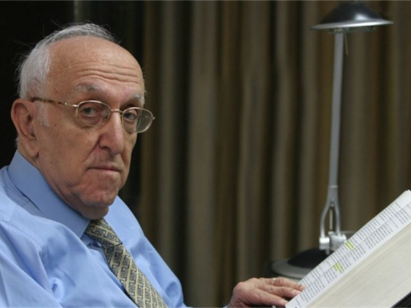 حسن الرفاعي تجربة نادرة في النزاهة والاستقامة